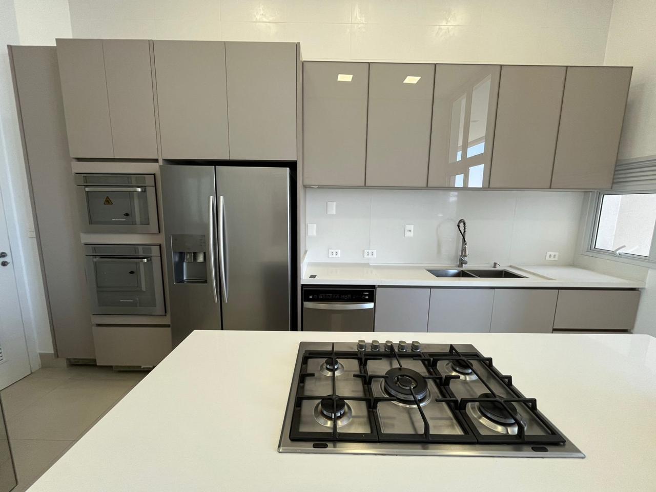 Cobertura Duplex no The Garden | 4 Suítes, Piscina Privativa e Vista para o Pôr do Sol