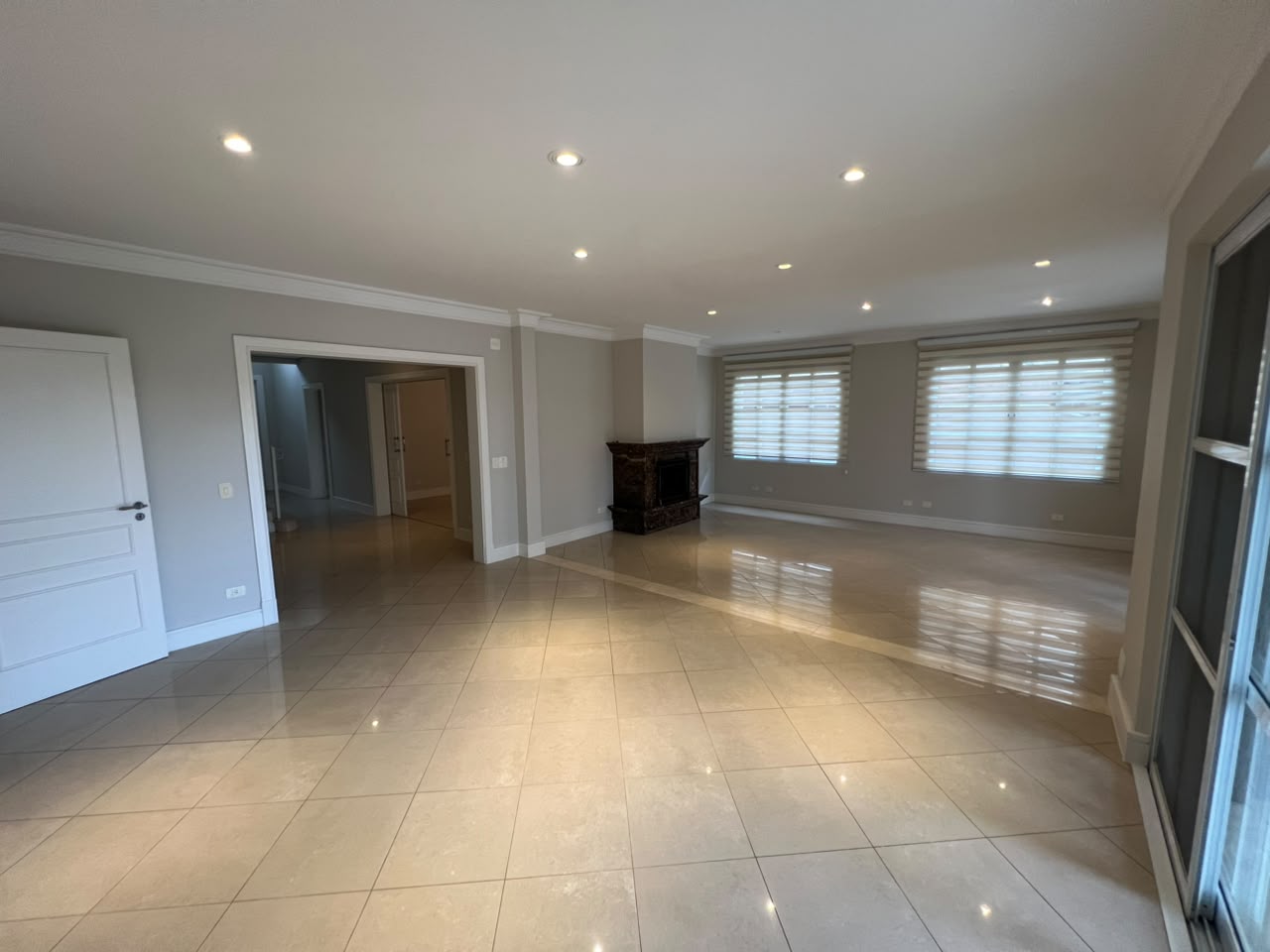 Casa à Venda no Residencial Alphaville 0 | 4 Suítes, 470 m² e Excelente Potencial para Modernização