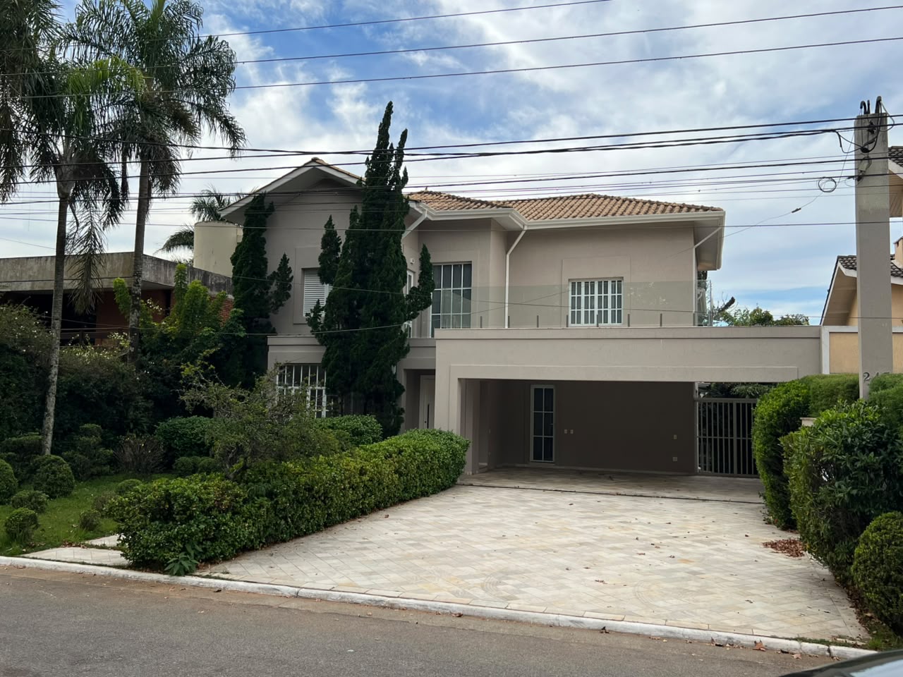 Casa à Venda no Residencial Alphaville 0 | 4 Suítes, 470 m² e Excelente Potencial para Modernização