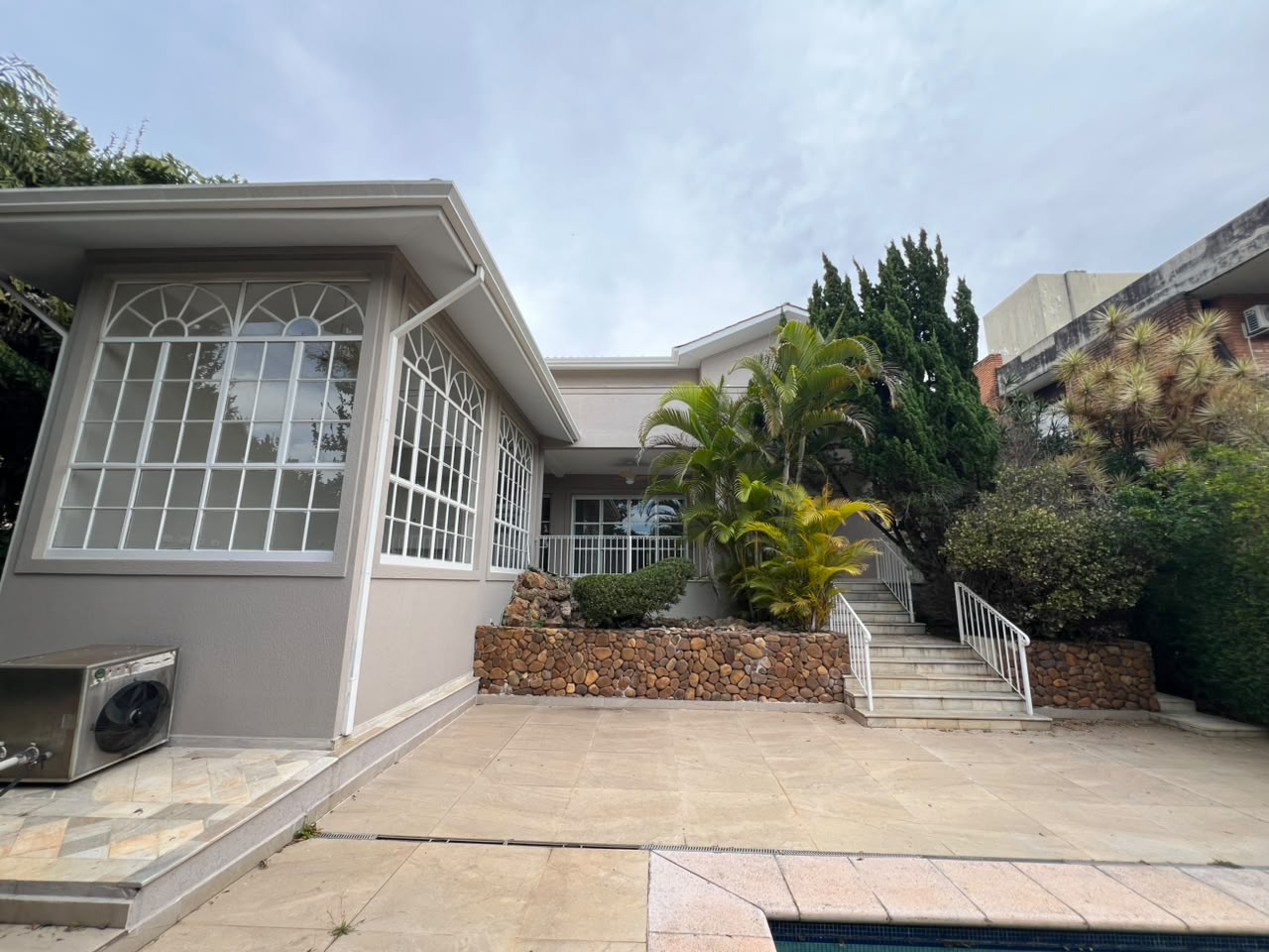 Casa à Venda no Residencial Alphaville 0 | 4 Suítes, 470 m² e Excelente Potencial para Modernização