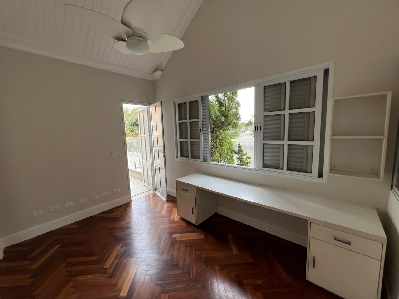 Casa à Venda no Residencial Alphaville 0 | 4 Suítes, 470 m² e Excelente Potencial para Modernização
