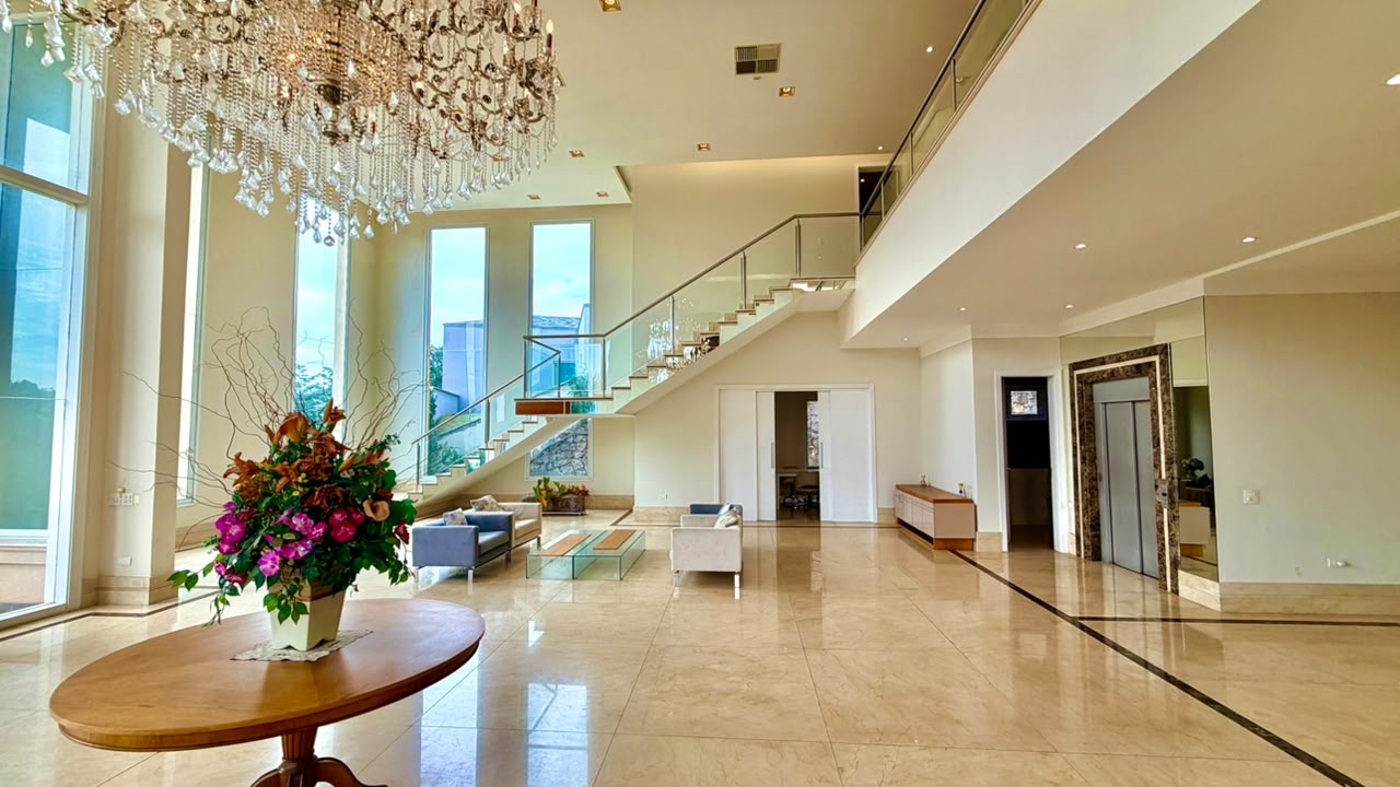 Casa de Luxo à Venda no Tamboré 1 com 5 Suítes, Pista de Boliche e 2.198 m² de Terreno