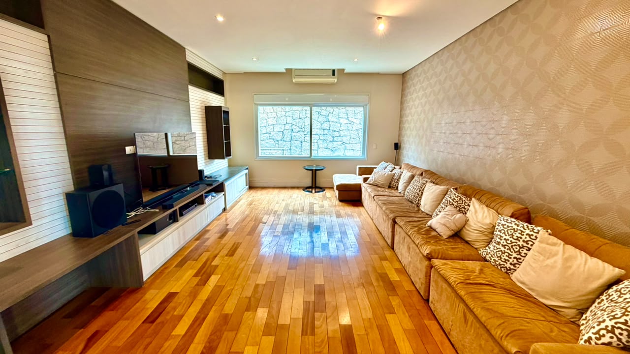 Casa de Luxo à Venda no Tamboré 1 com 5 Suítes, Pista de Boliche e 2.198 m² de Terreno