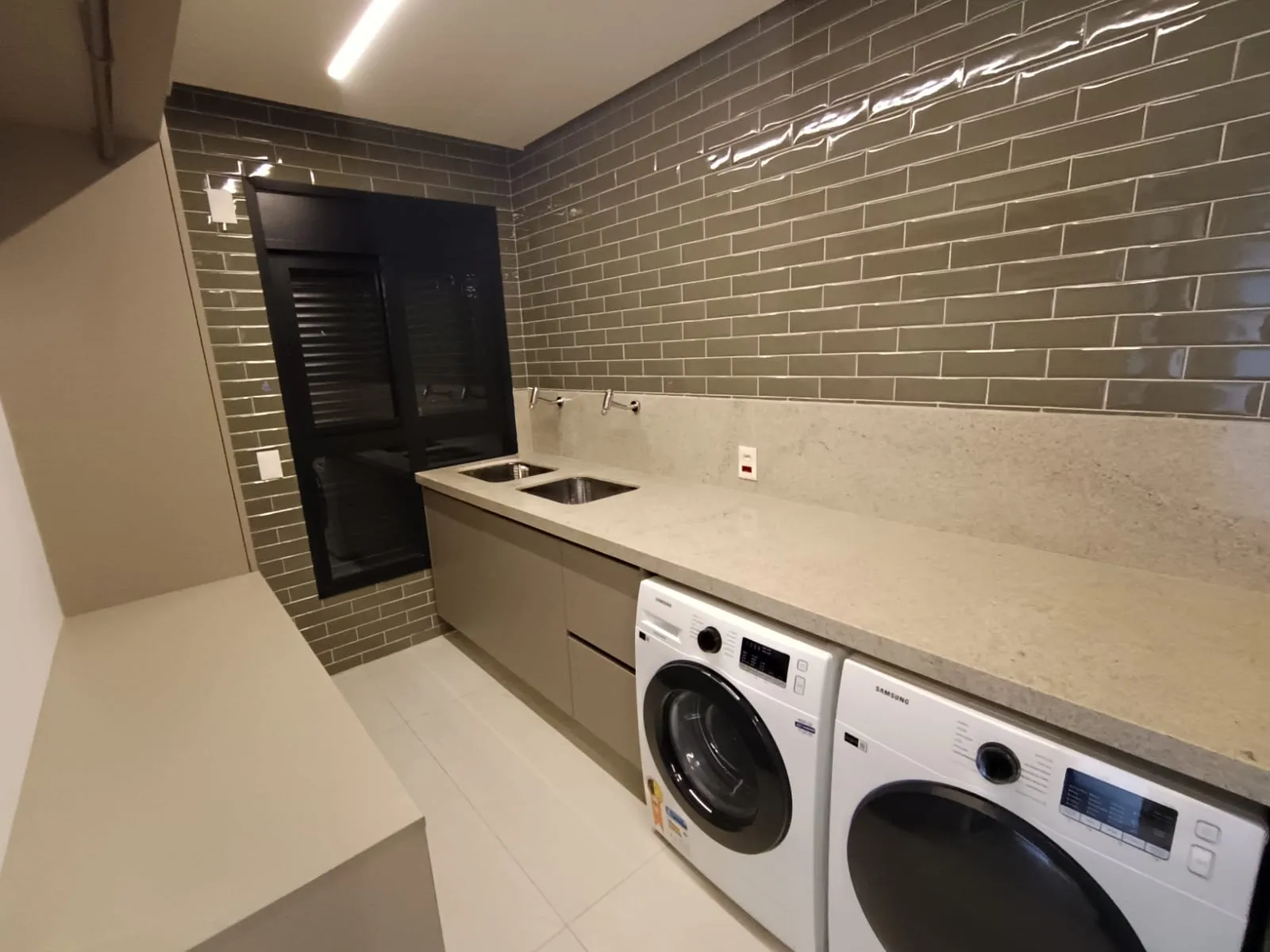 Apartamento de Alto Padrão com 4 Suítes no Edifício Oiapoque