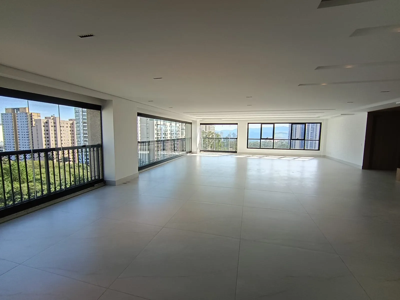 Apartamento de Alto Padrão com 4 Suítes no Edifício Oiapoque