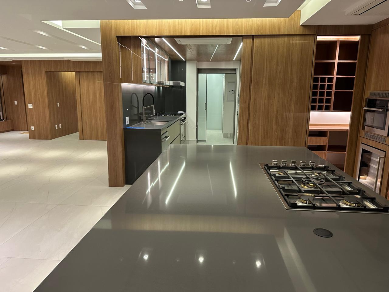 Apartamento de Alto Padrão com 4 Suítes no Edifício Oiapoque