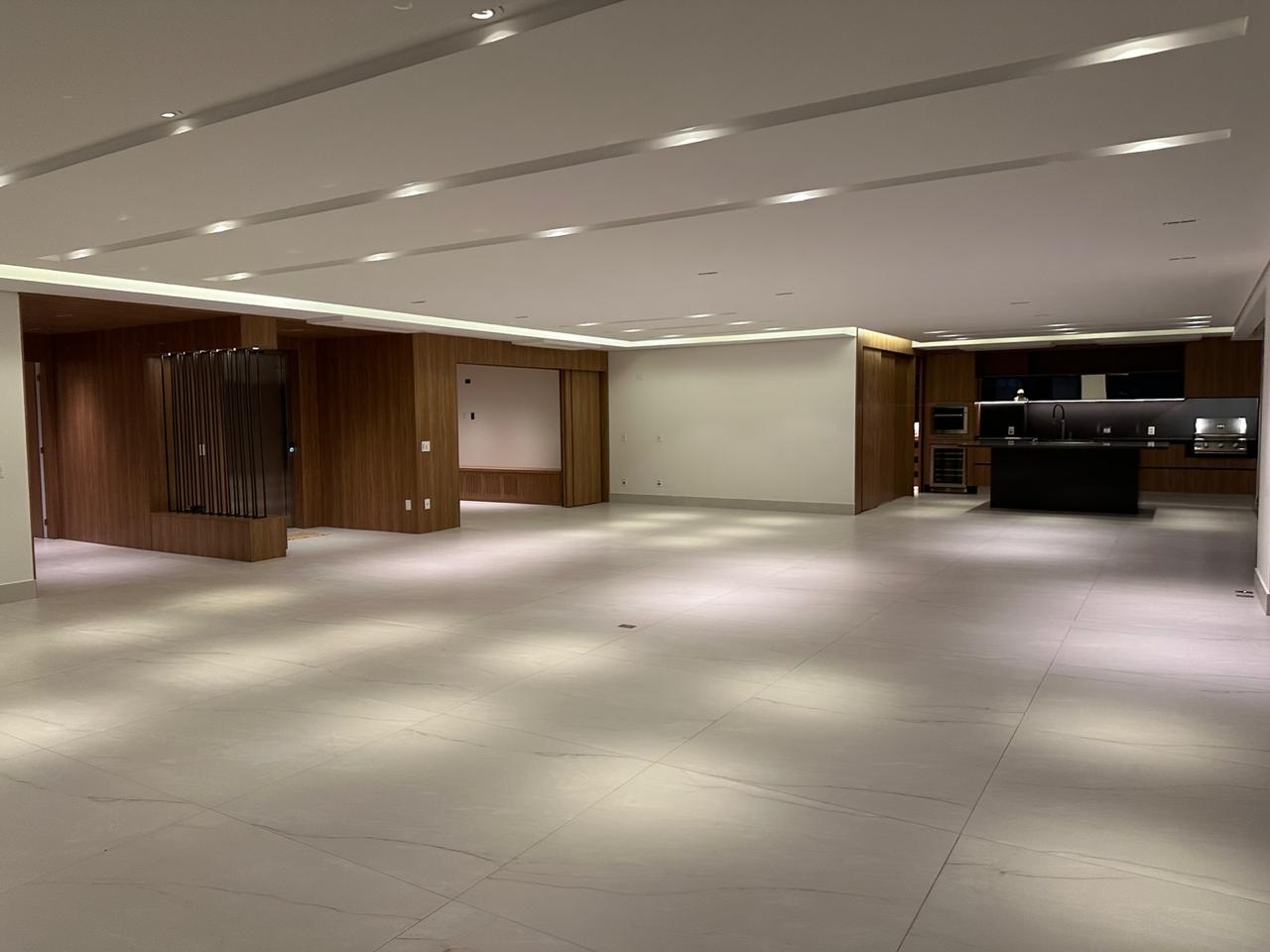 Apartamento de Alto Padrão com 4 Suítes no Edifício Oiapoque