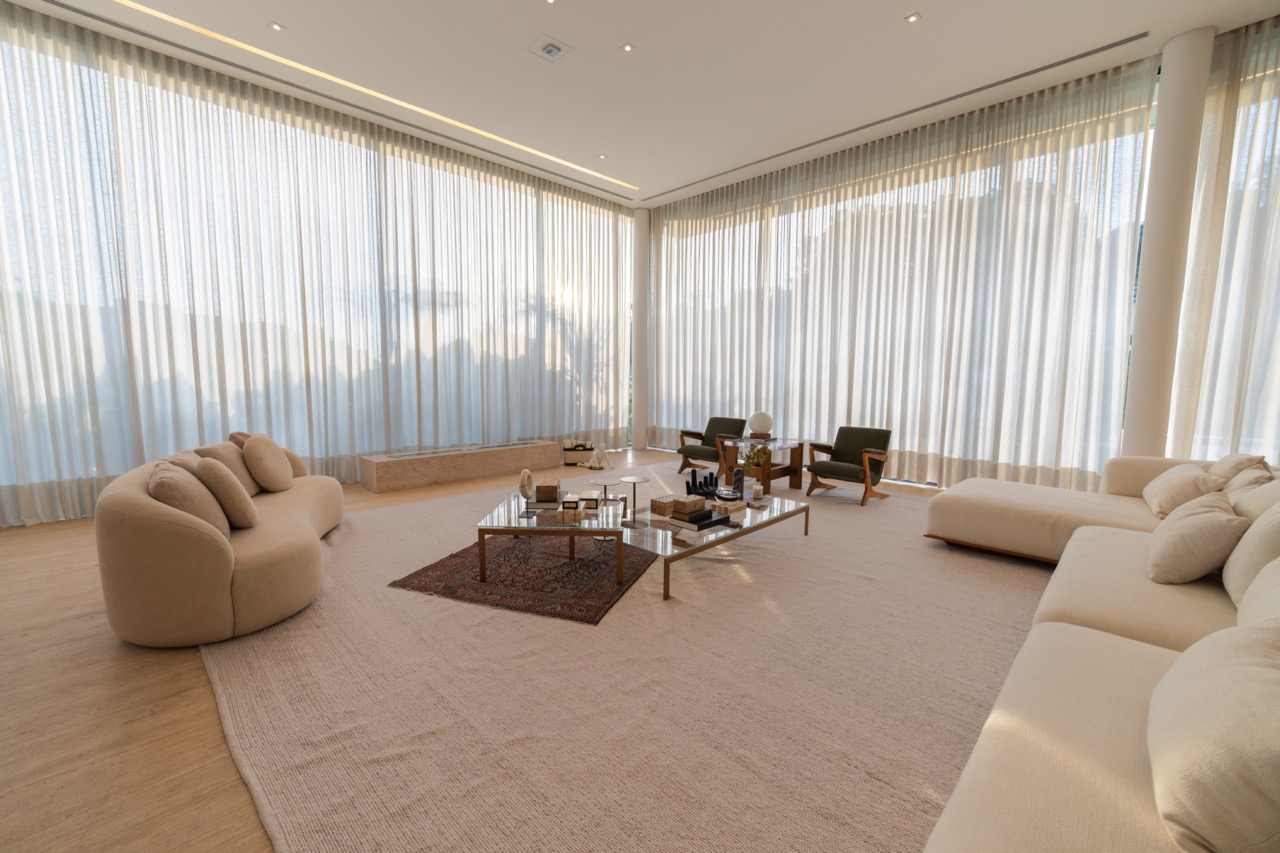 Casa Madeira - Alto luxo no Tamboré 1!
