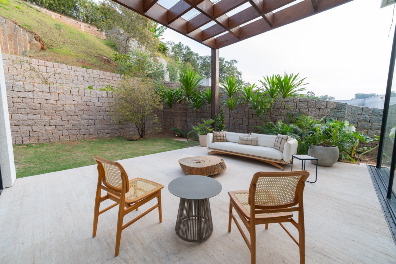Casa Madeira - Alto luxo no Tamboré 1!