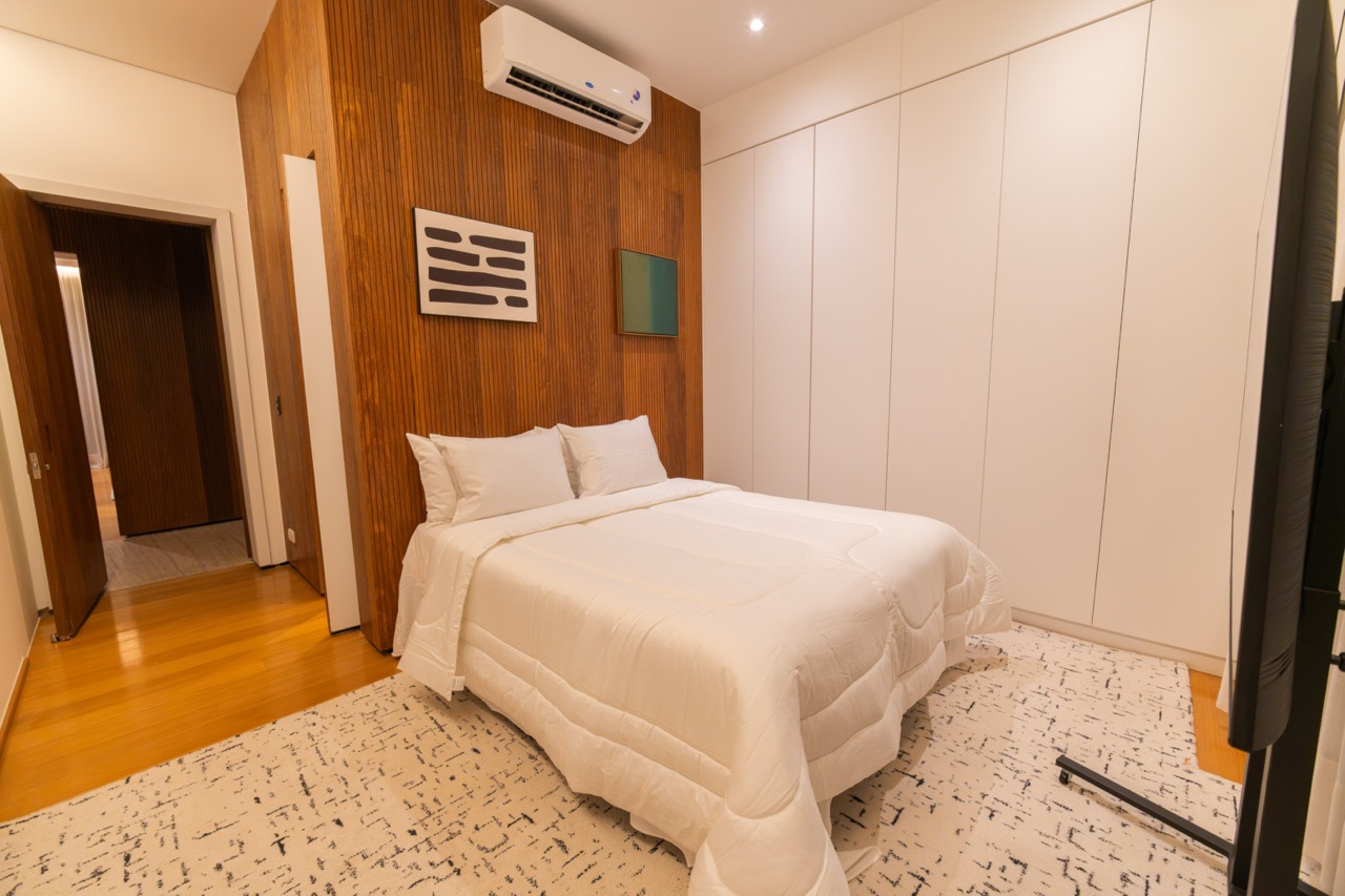 Casa Madeira - Alto luxo no Tamboré 1!