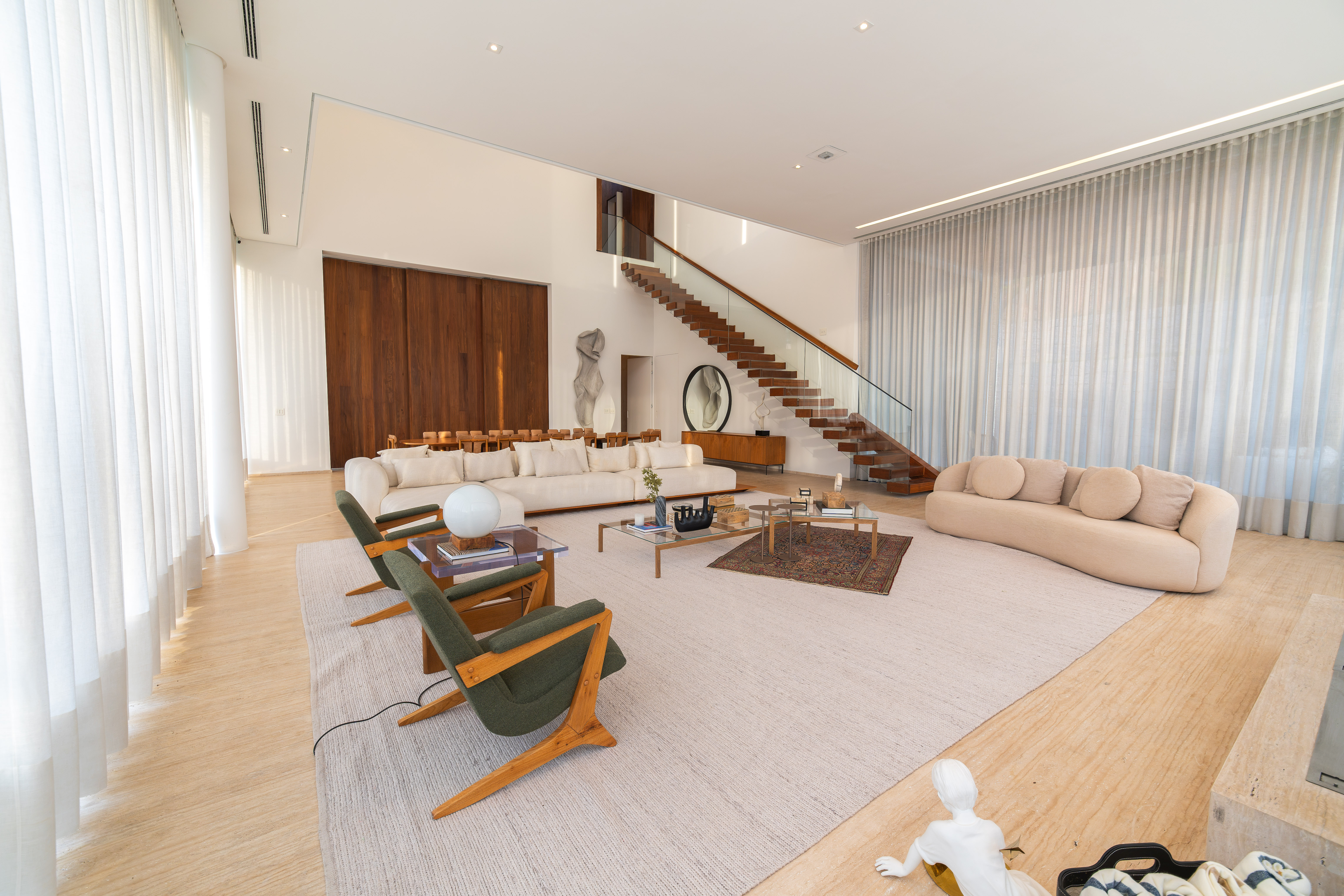 Casa Madeira - Alto luxo no Tamboré 1!