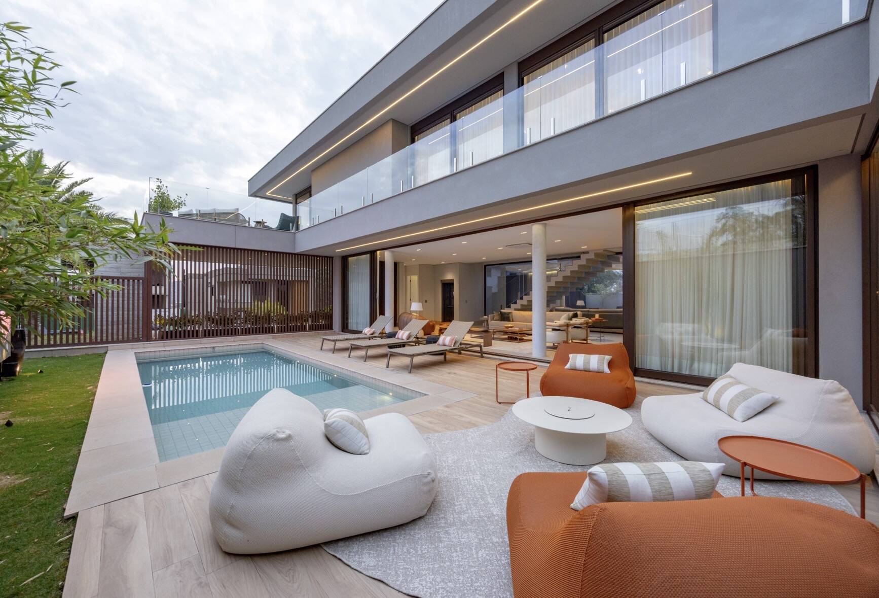 Projeto contemporâneo - Mobiliada e decorada - Residencial Villa Solaia