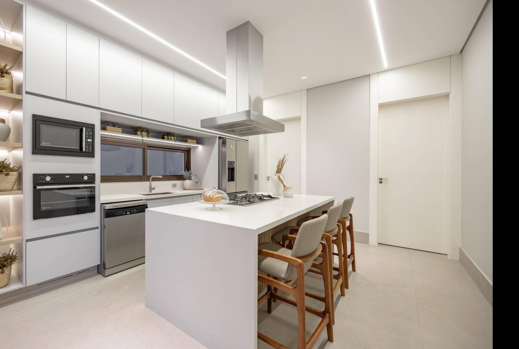 Projeto contemporâneo - Mobiliada e decorada - Residencial Villa Solaia