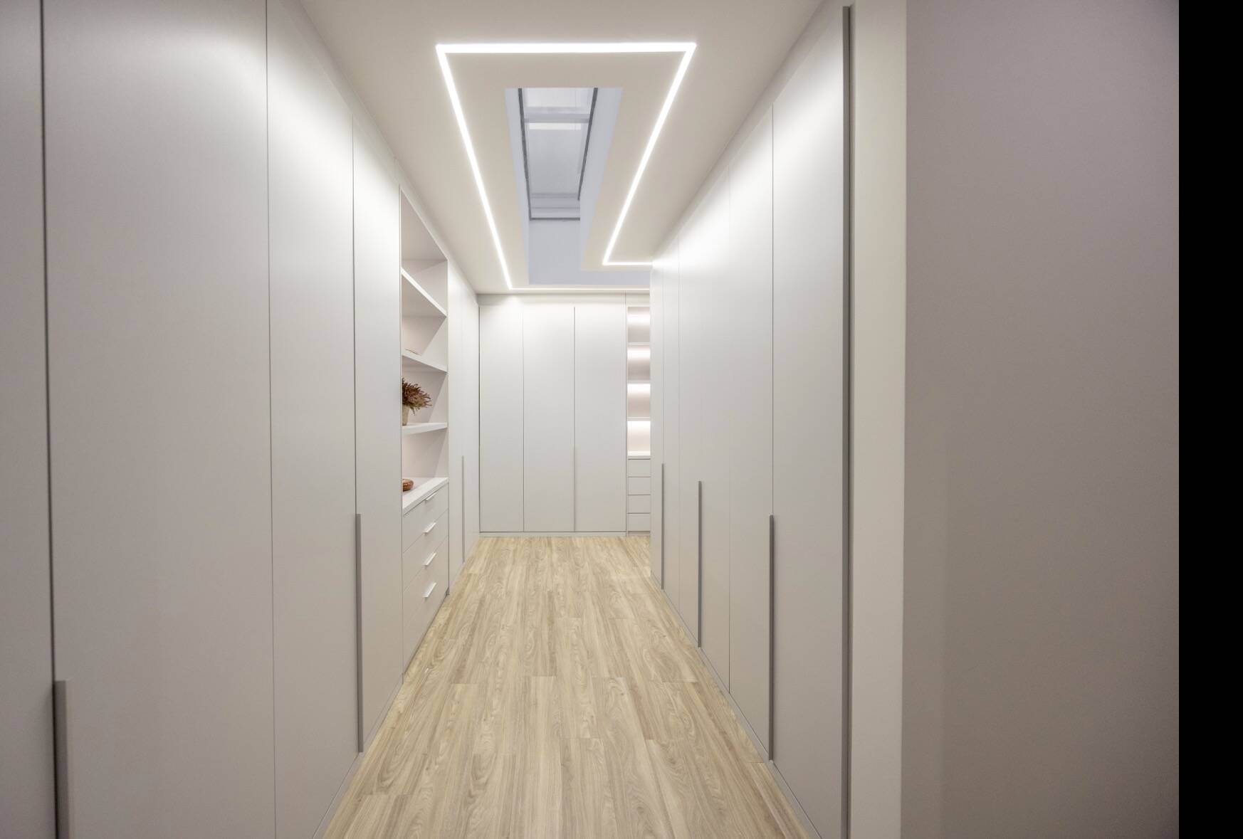 Projeto contemporâneo - Mobiliada e decorada - Residencial Villa Solaia