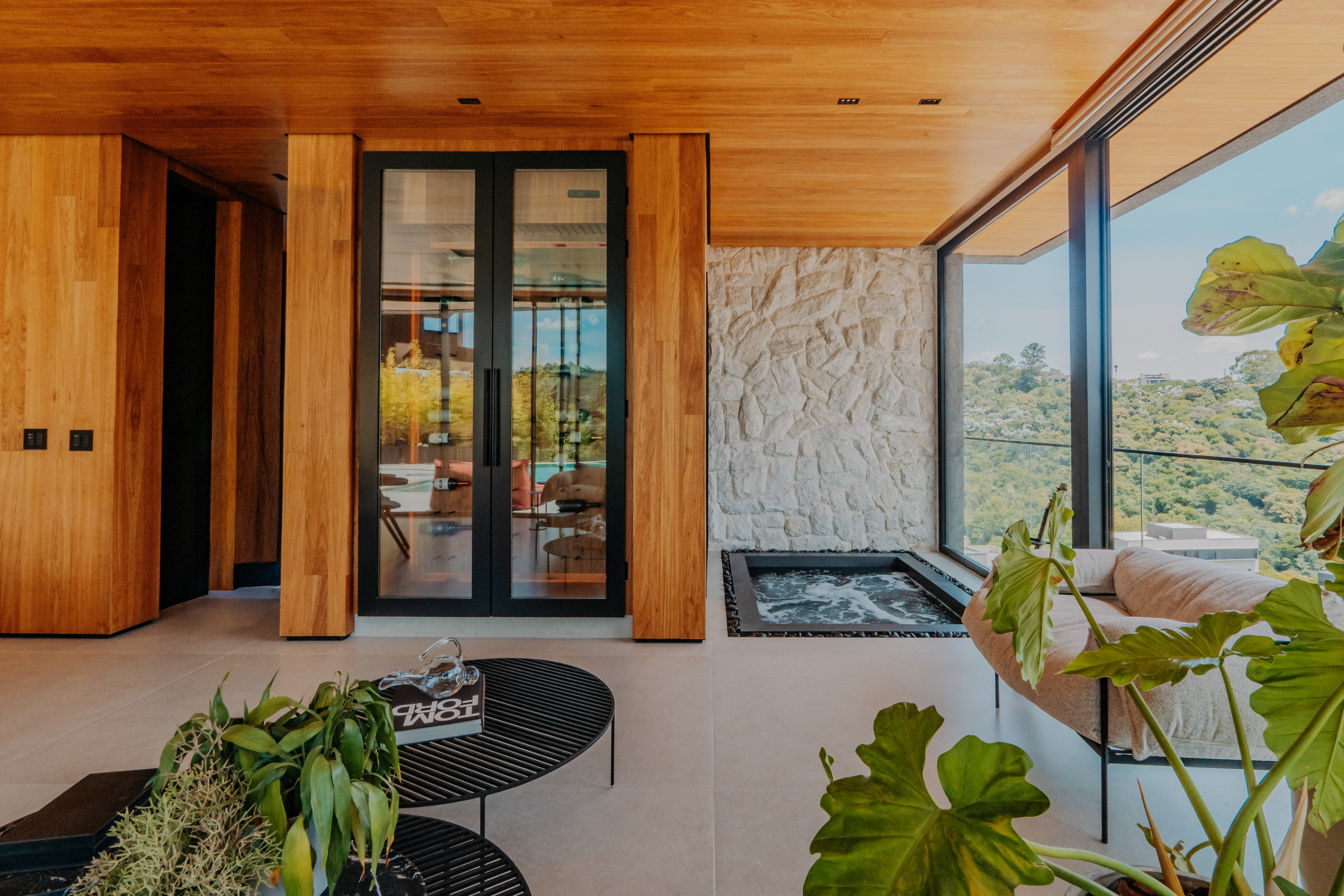 CASA CONTEMPORÂNEA MOBILIADA COM VISTA PERMANENTE - GÊNESIS 2