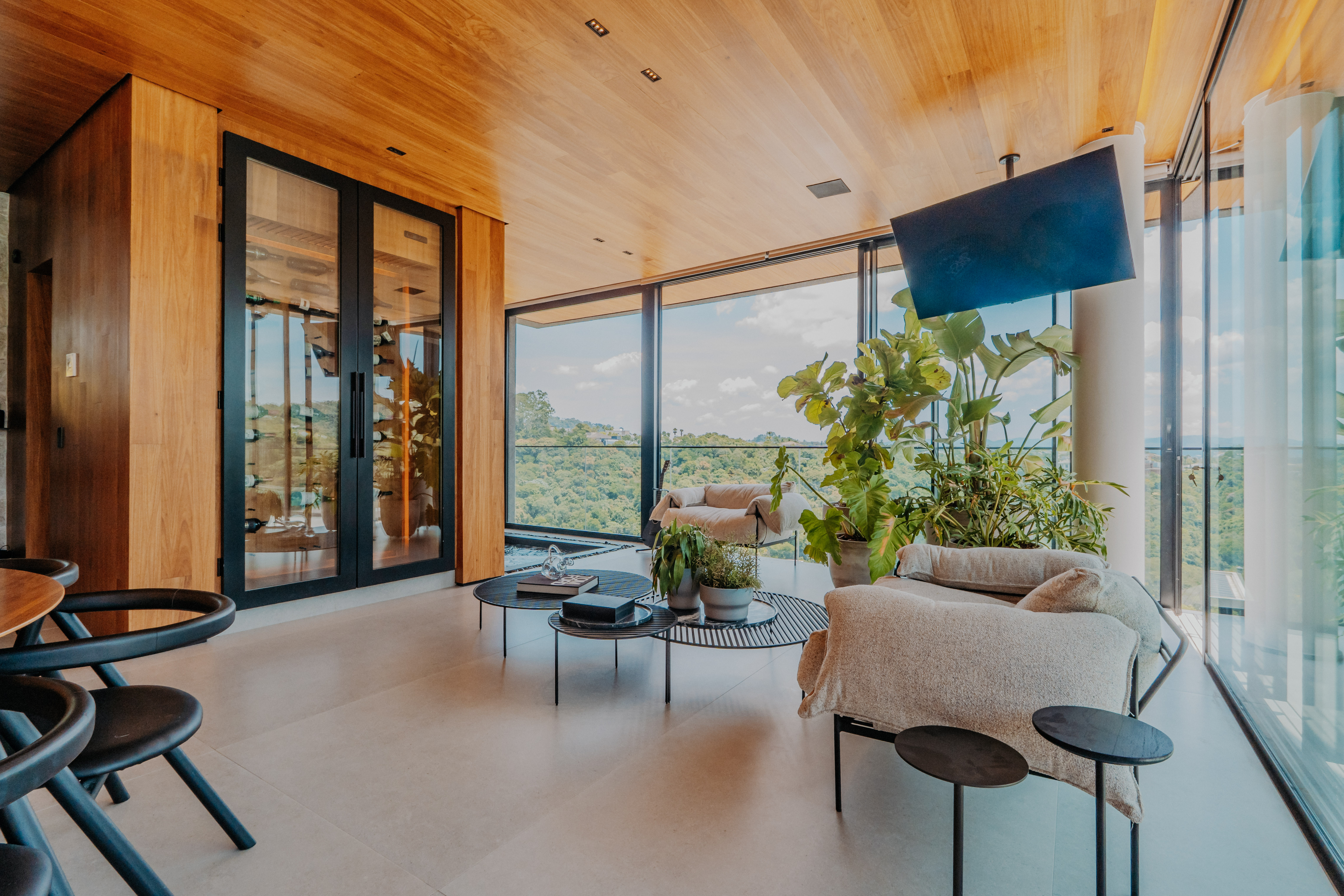 CASA CONTEMPORÂNEA MOBILIADA COM VISTA PERMANENTE - GÊNESIS 2