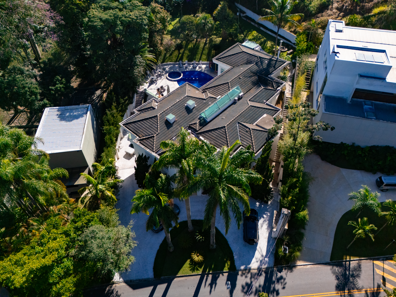 Casa mobiliada e privativa - Tamboré 1