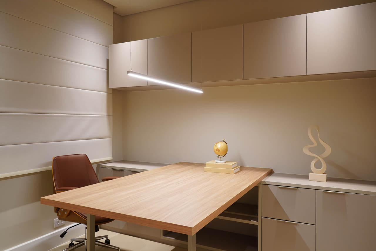 Casa mobiliada em tons naturais - Residencial Melville - Alphaville SP