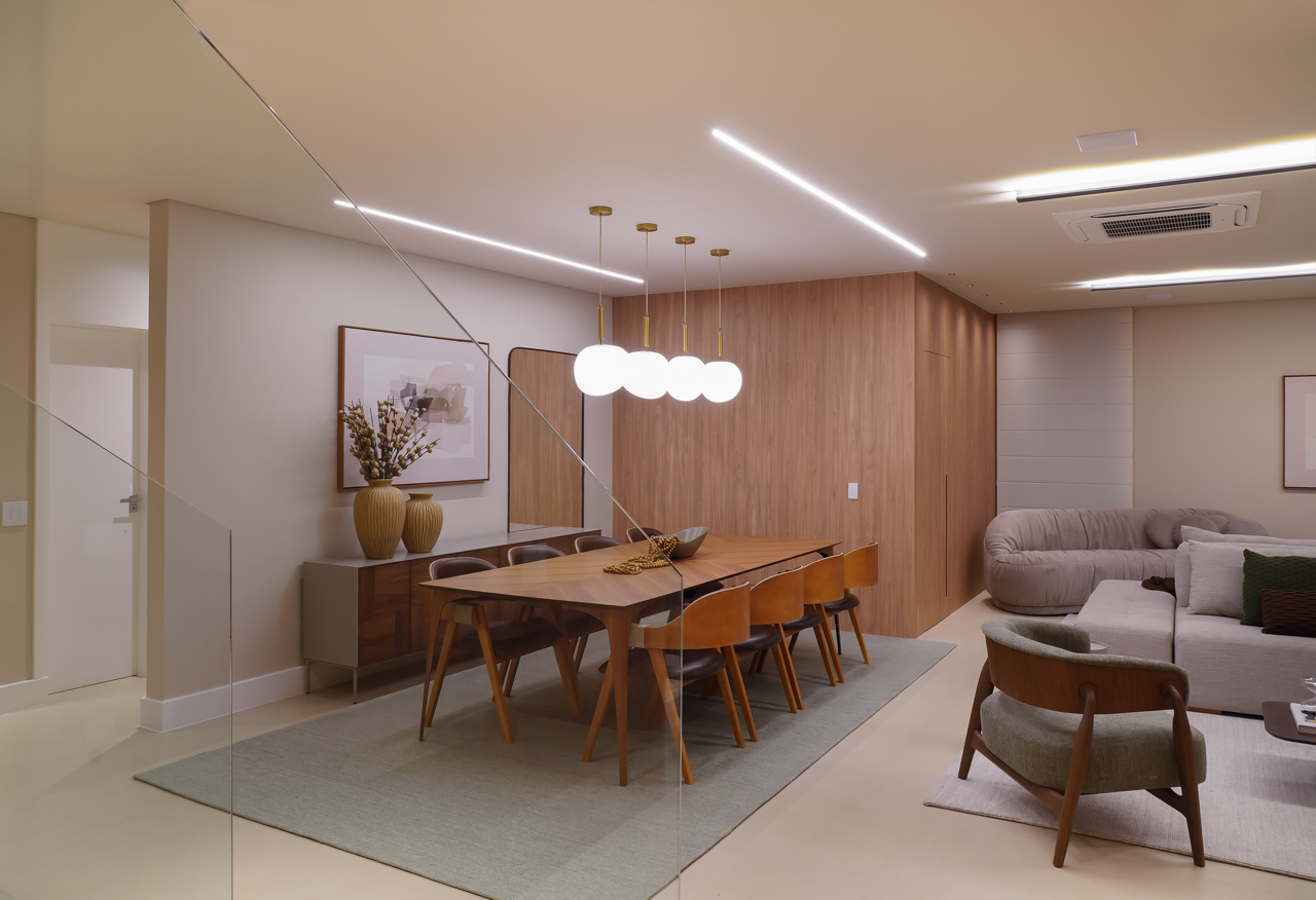 Casa mobiliada em tons naturais - Residencial Melville - Alphaville SP