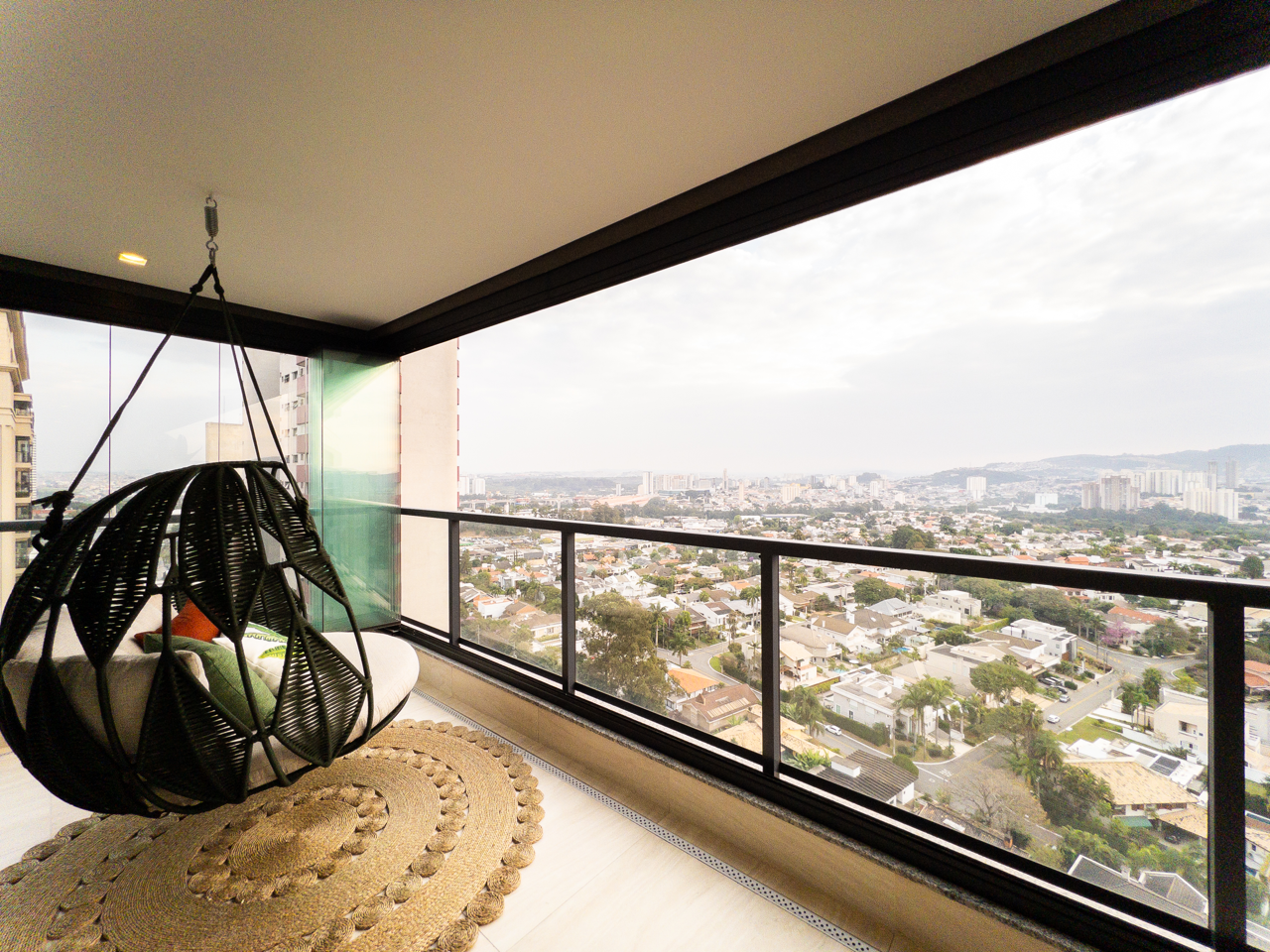 Apartamento mobiliado no centro de Alphaville!