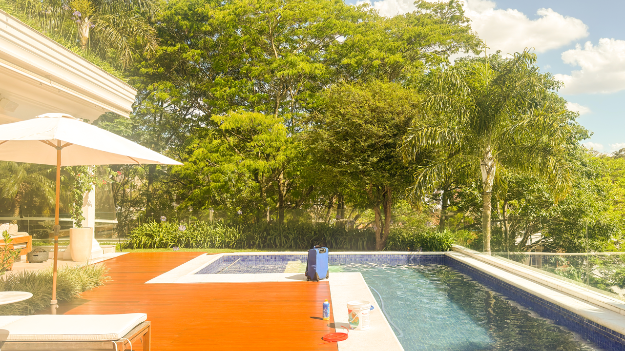 CASA EM DOIS TERRENOS DE ESQUINA COM VISTA NO TAMBORÉ 10
