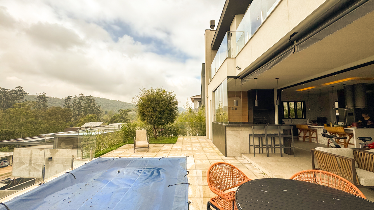 4 suítes e área social voltada para o verde - Residencial Itahye
