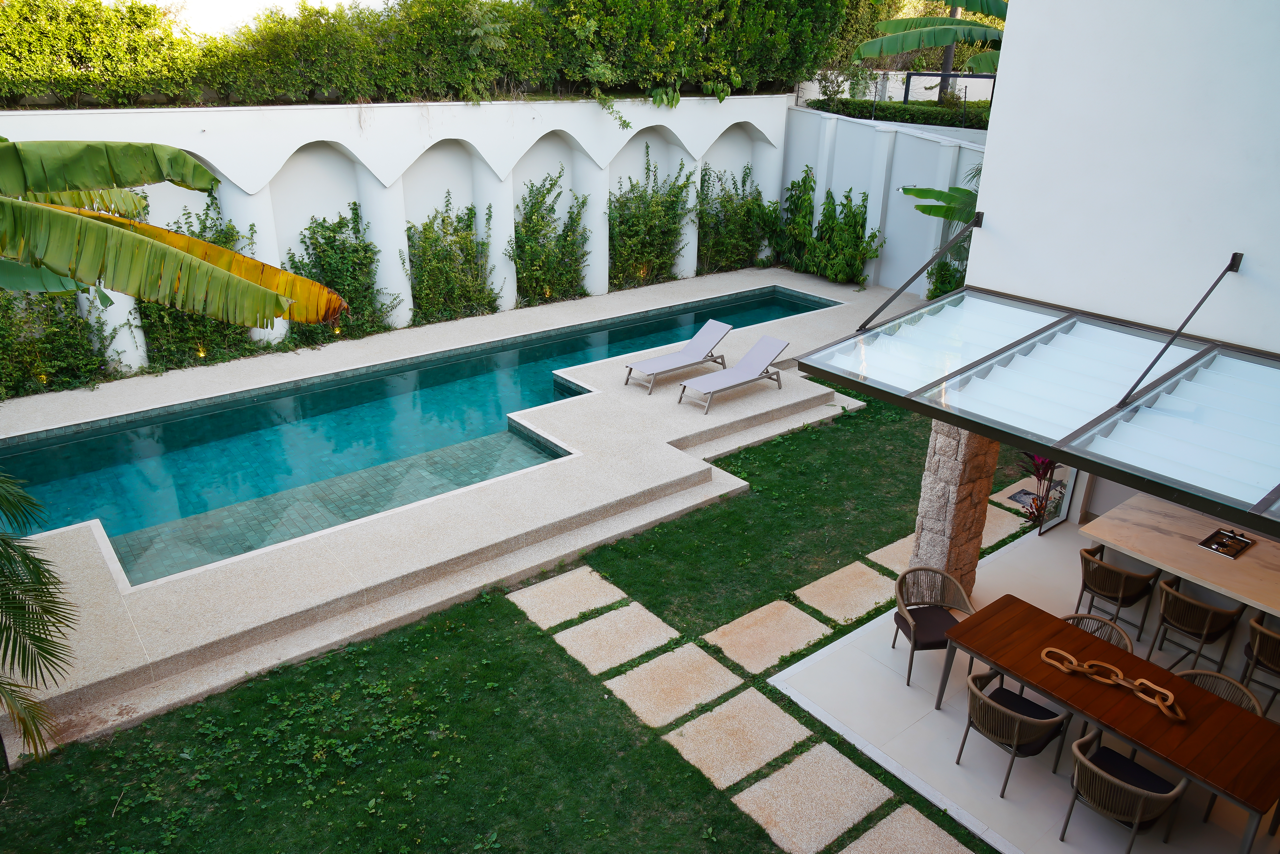 5 SUÍTES, PISCINA DE 15 METROS E PORTEIRA FECHADA NO MELVILLE - Melville