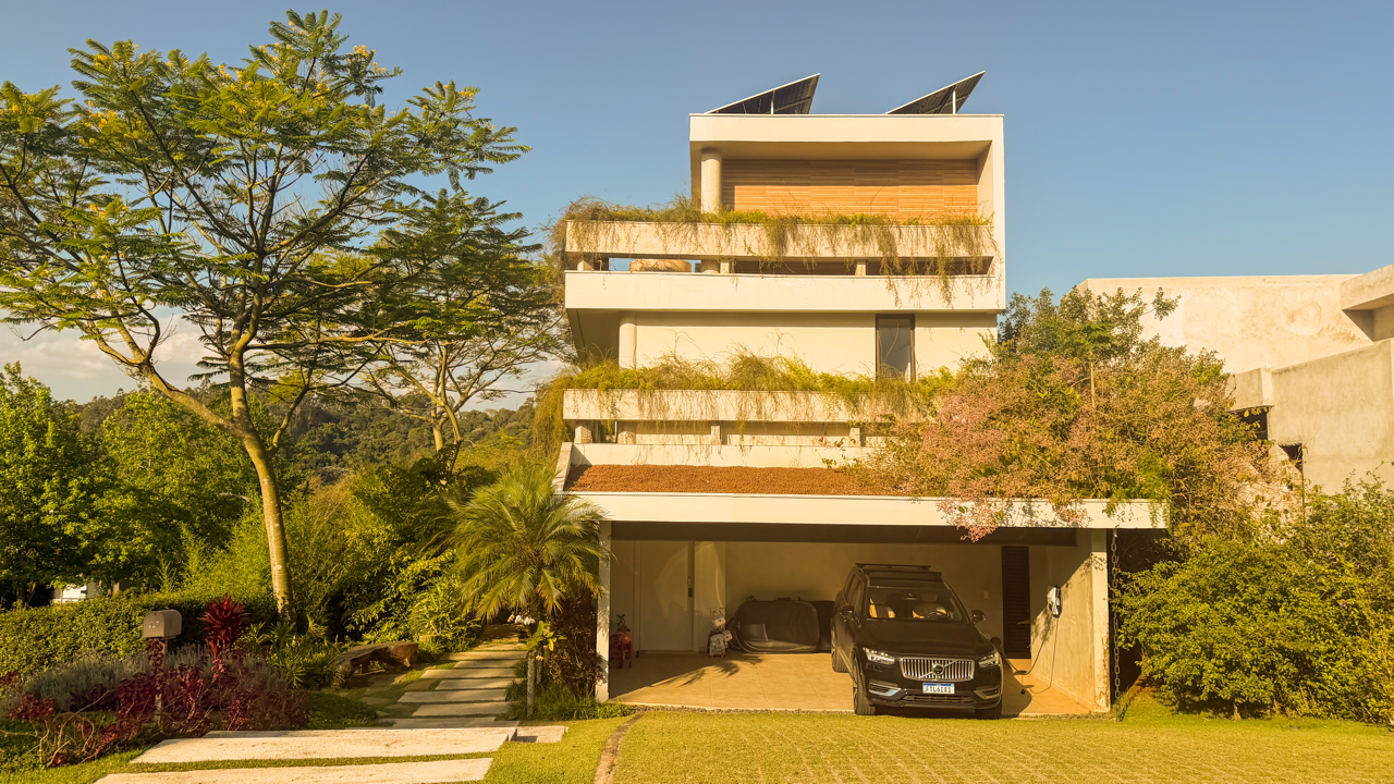ROOFTOP COM VISTA PARA A RESERVA EM UMA CASA DE ESQUINA NO TAMBORÉ 11