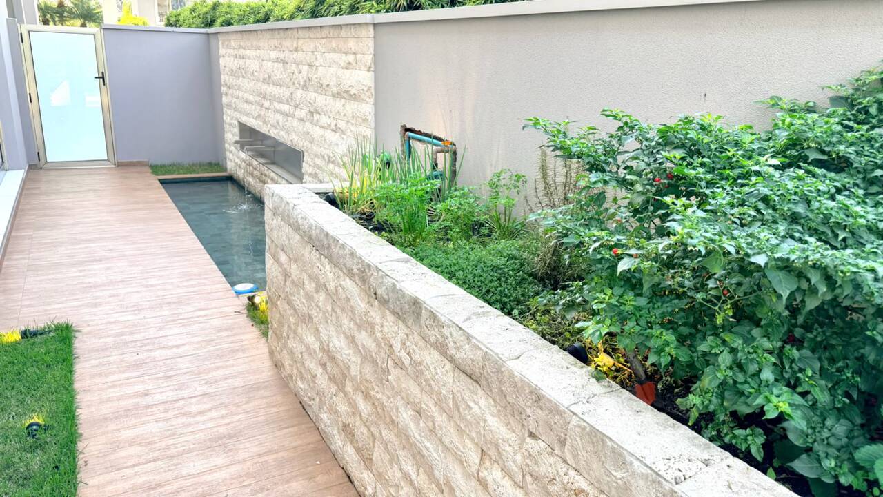 Casa à Venda no Tamboré 3 com 5 Suítes, Man Cave Exclusiva e Lazer Completo