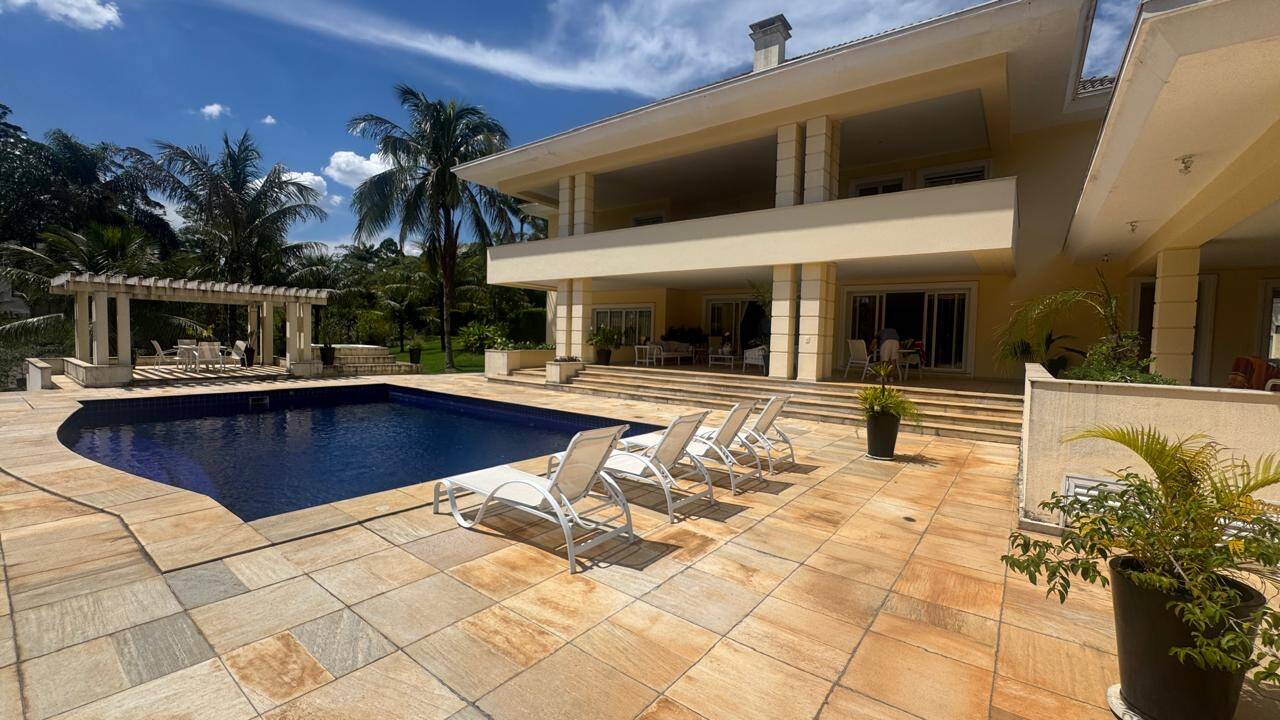 Casa com 5.700m² de terreno no Residencial Tamboré 1