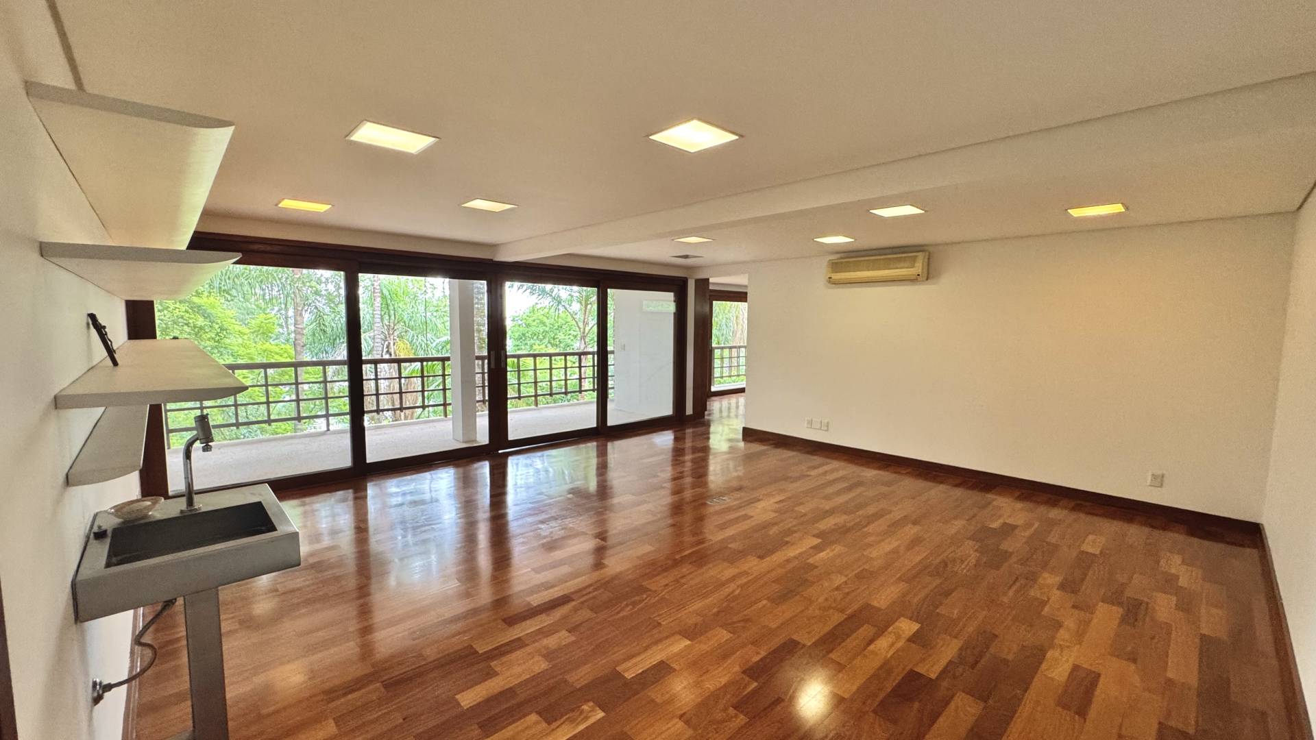 Casa com 6.300m² de terreno privativo - Residencial Tamboré 1