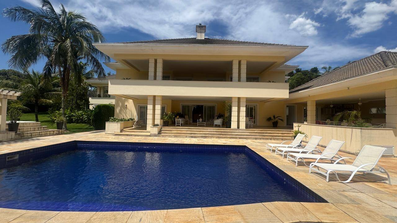 Casa com 5.700m² de terreno no Residencial Tamboré 1