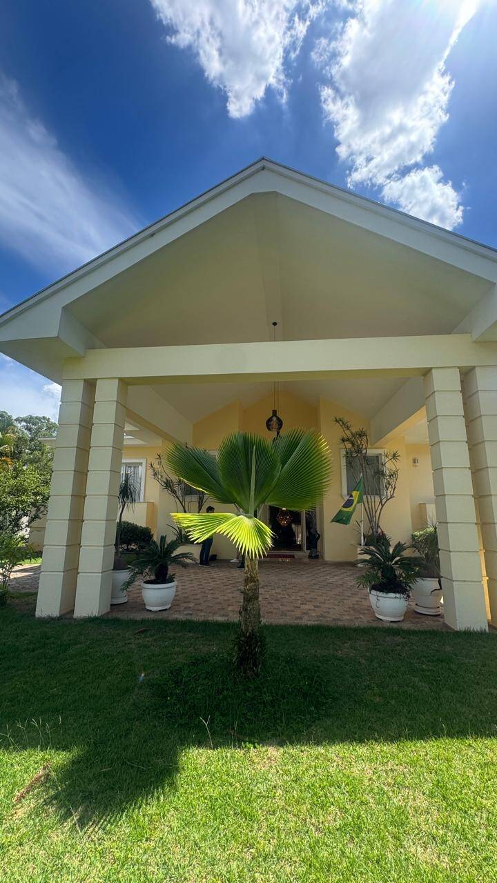 Casa com 5.700m² de terreno no Residencial Tamboré 1