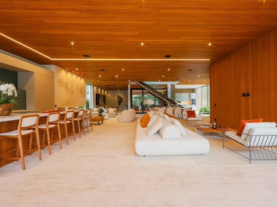 Casa à venda no Tamboré 2 com projeto Rodrigo Latorre e adega climatizada para 700 garrafas