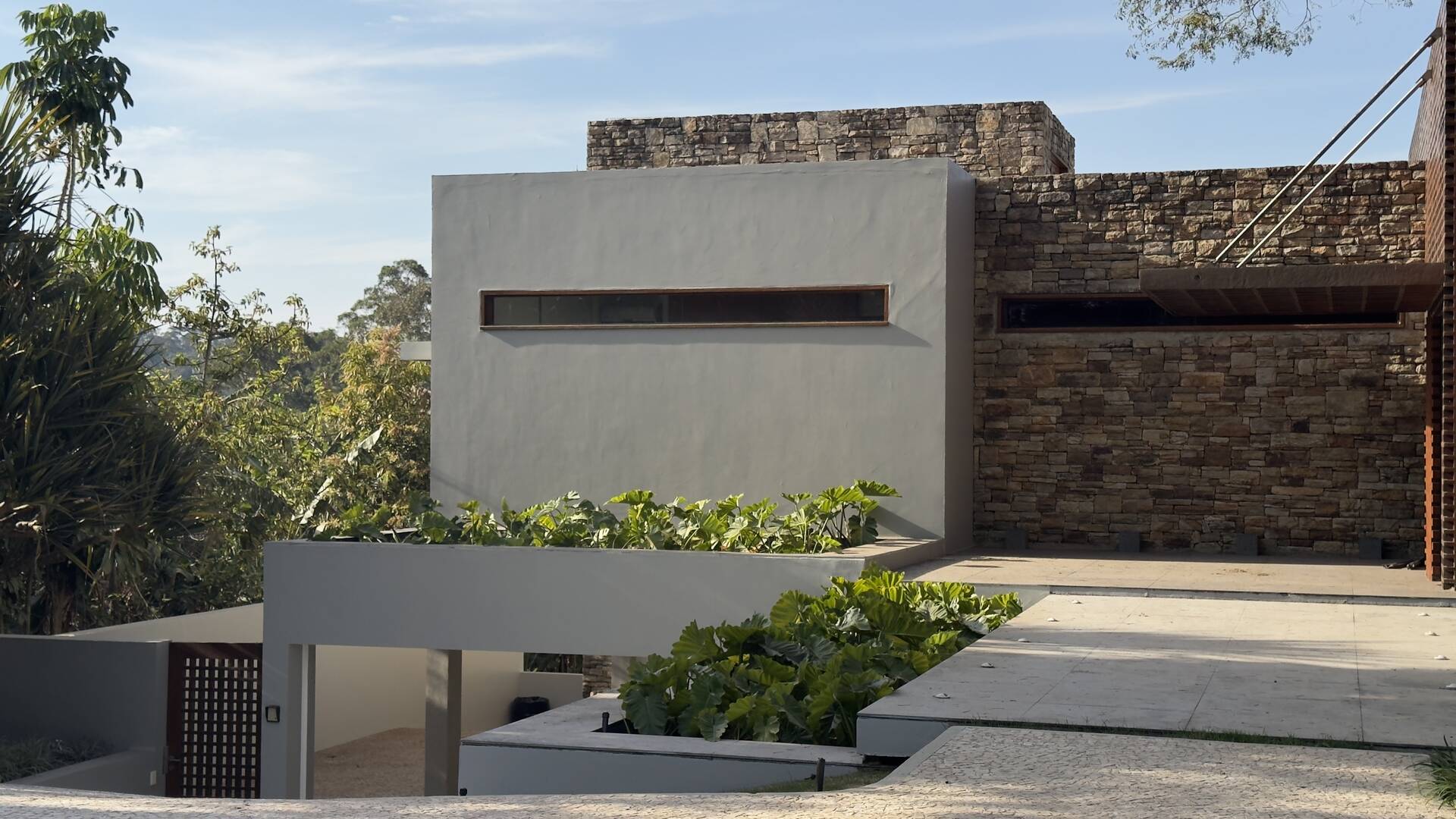 Casa Contemporânea com Vista Permanente, Piscina com Raia e Projeto Autoral em Alphaville