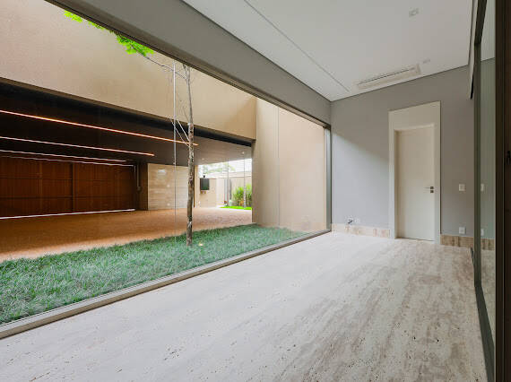 Casa à venda no Tamboré 2 com projeto Rodrigo Latorre e adega climatizada para 700 garrafas