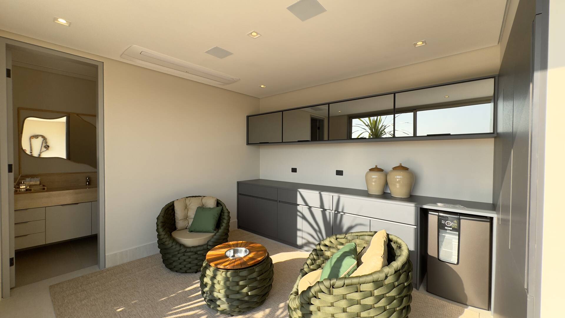 Casa à venda no Tamboré 2 com 1.800 m², 6 suítes e rooftop de 450 m²