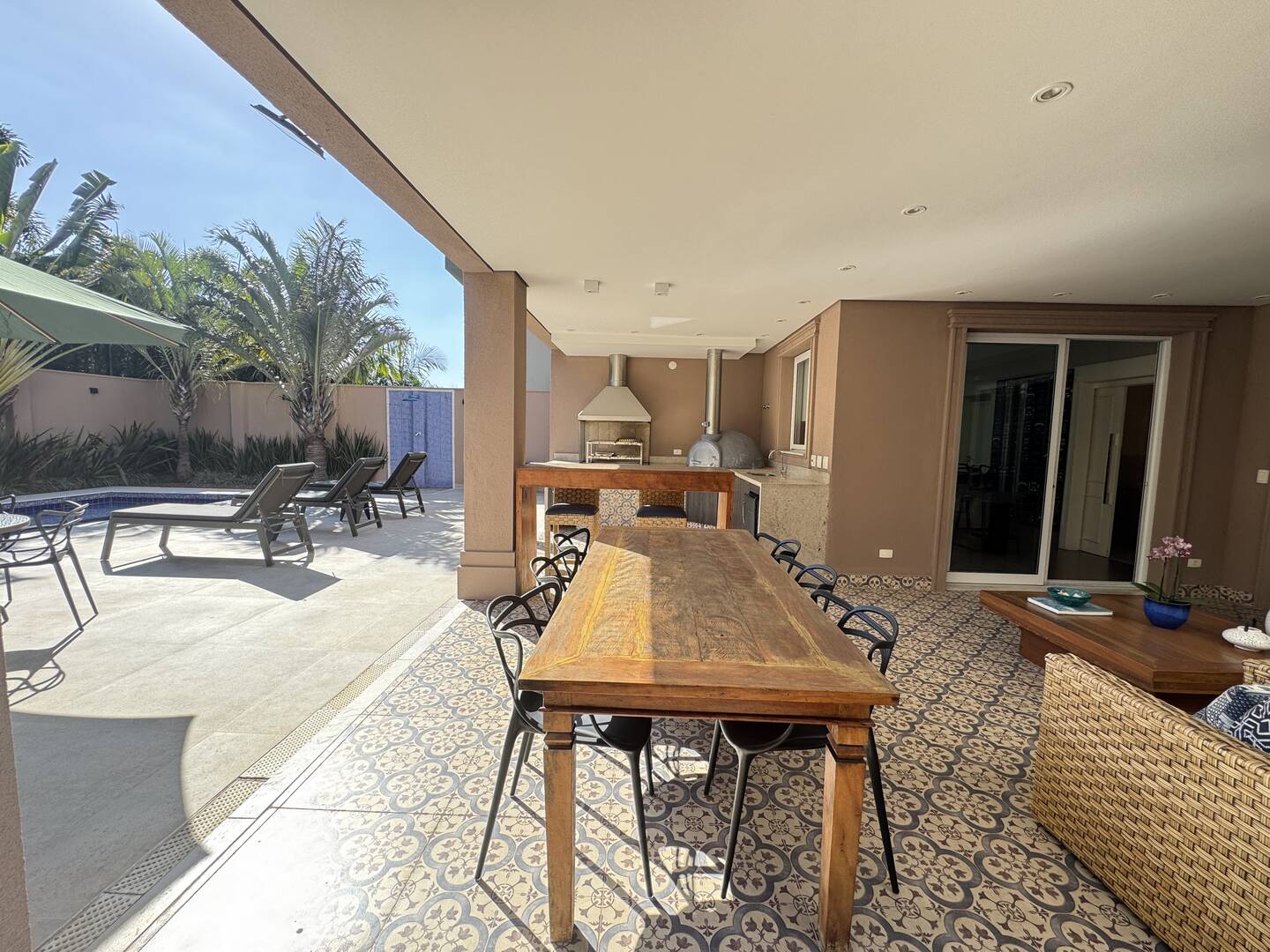 Casa neo-clássica à venda no Villa Solaia Alphaville | Elegância e conforto