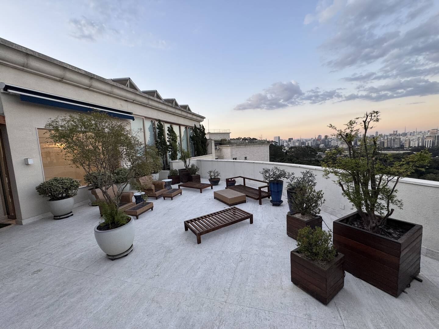 Cobertura duplex à venda em São Paulo com 1.170 m², 4 suítes, piscina privativa e 10 vagas