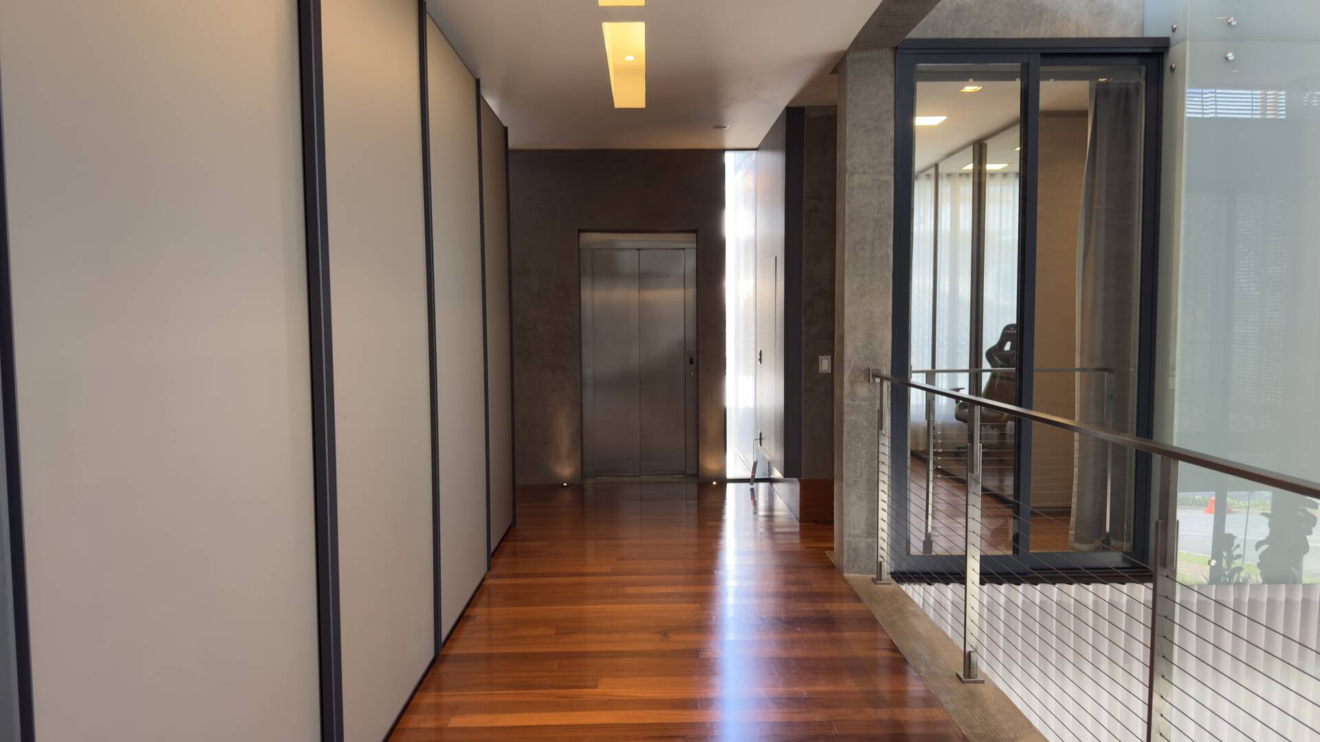 Casa Contemporânea à Venda no Alphaville Gênesis 1 com Vista Permanente para a