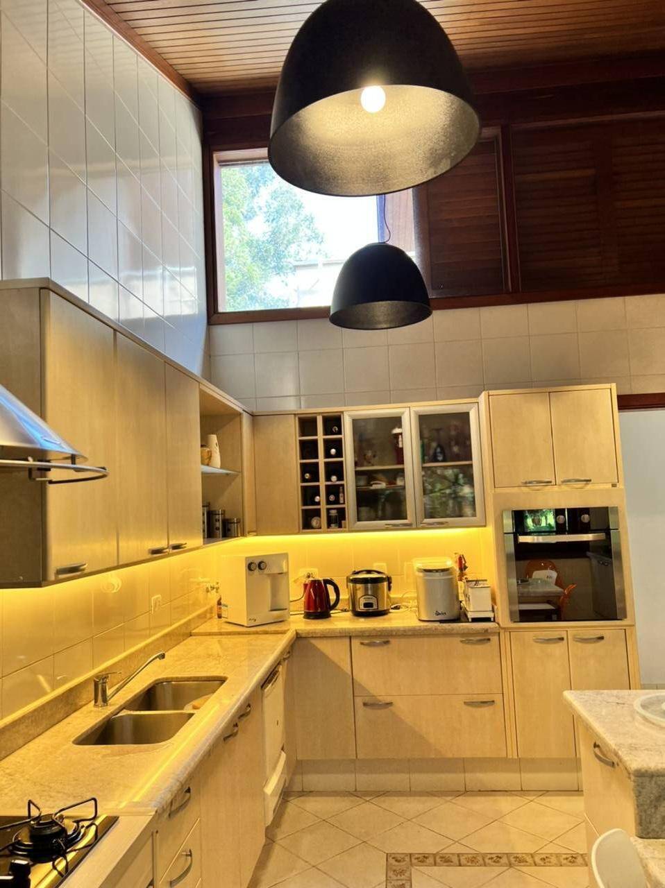 Casa semi-térrea com 3 suítes à venda no Tamboré 1