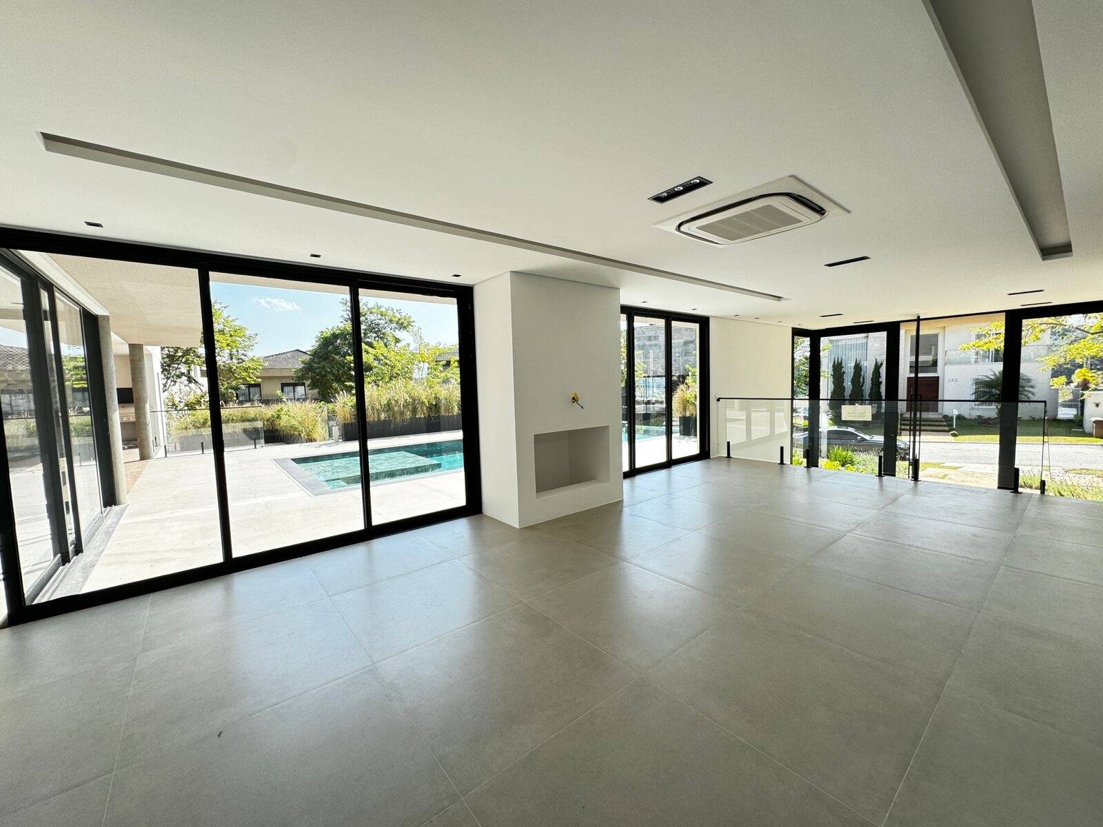 Casa nova Gênesis 2 - Alphaville SP - Venda.