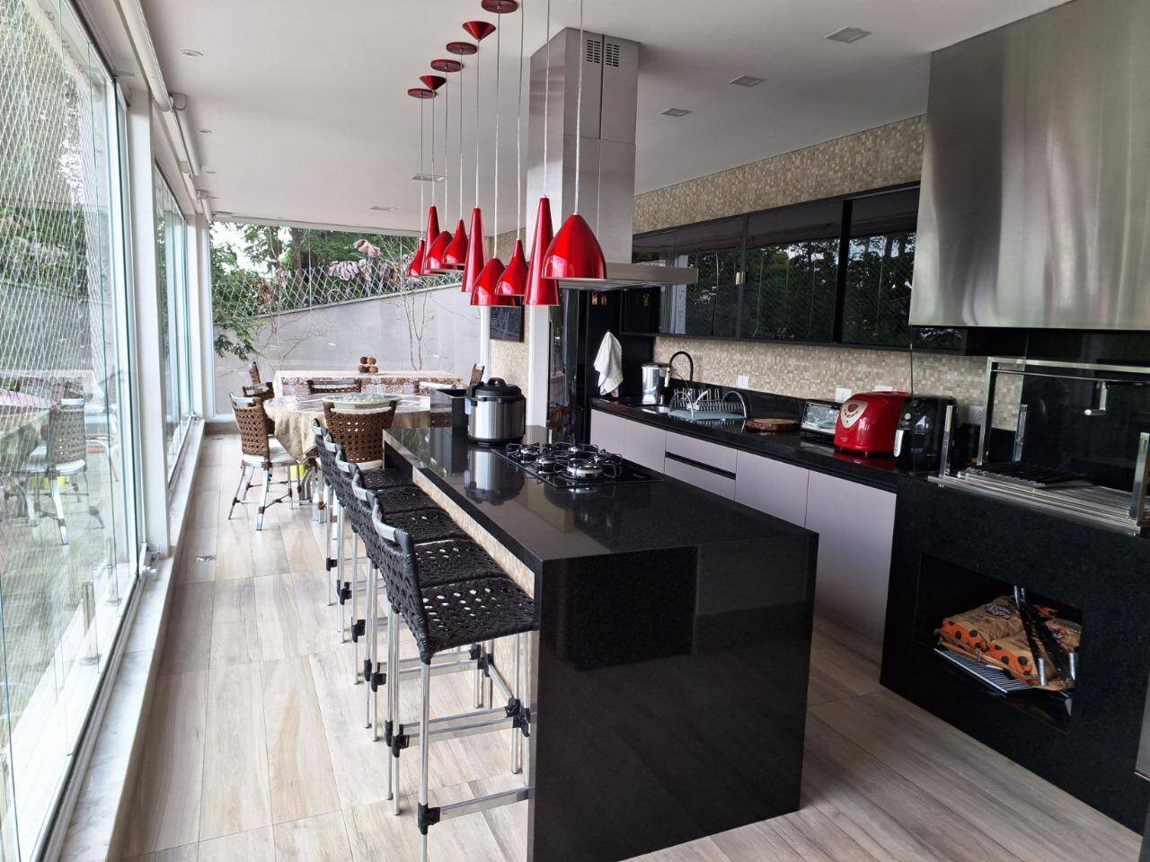 Casa com fundo para mata - Residencial Tamboré 11 - Venda porteira fechada.
