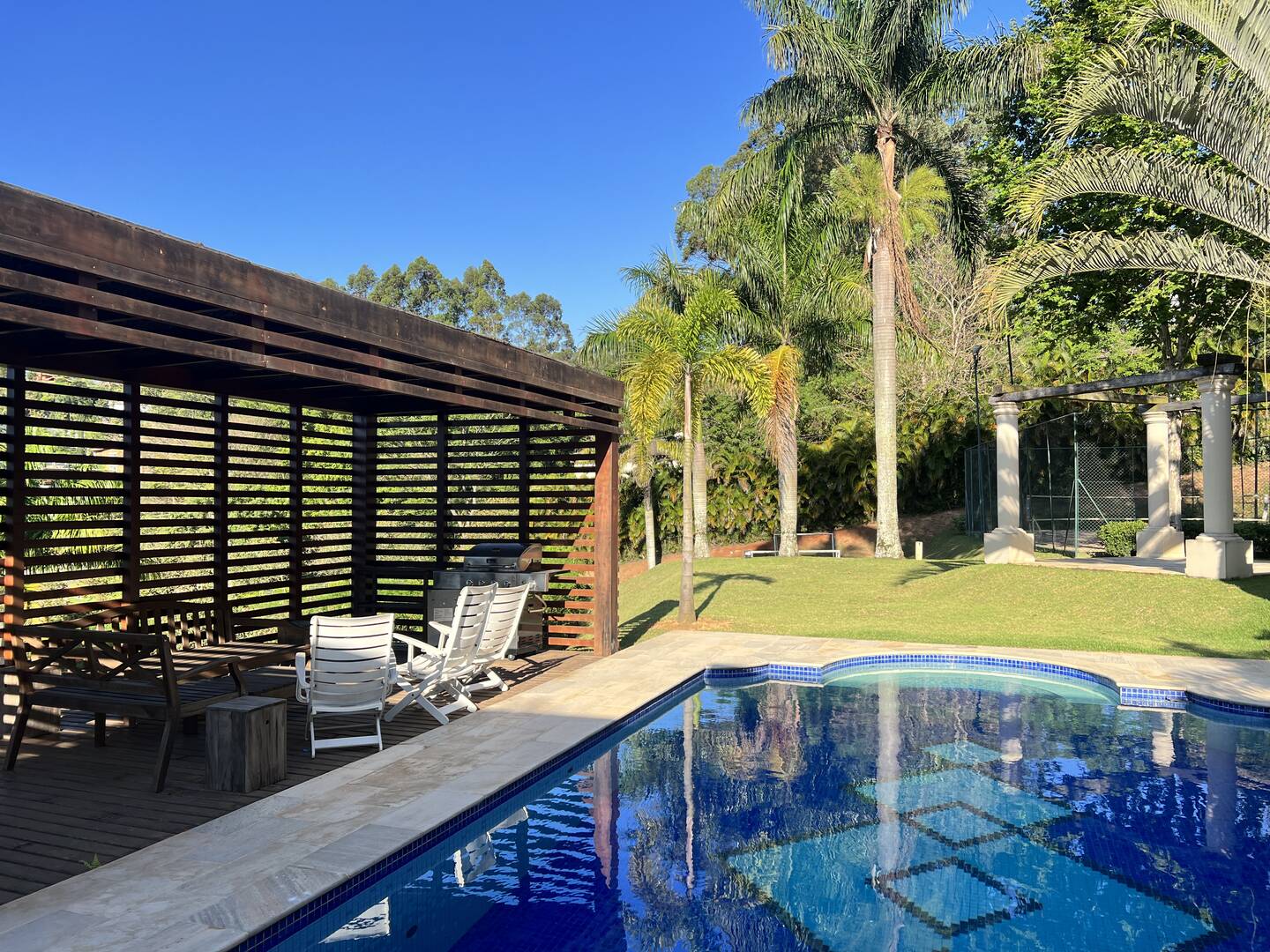 Casa esquina Tamboré 1 com 1500m2 de área não edificante
