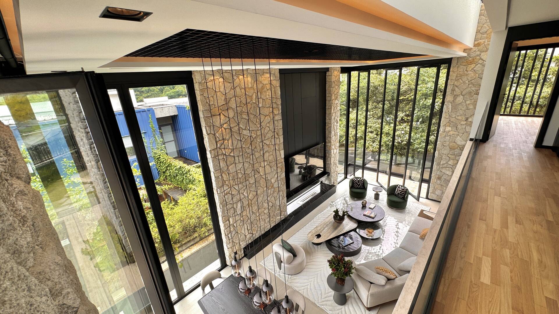 Casa contemporânea com 4 suítes e arquitetura autoral à venda no Itahyê, Alphaville