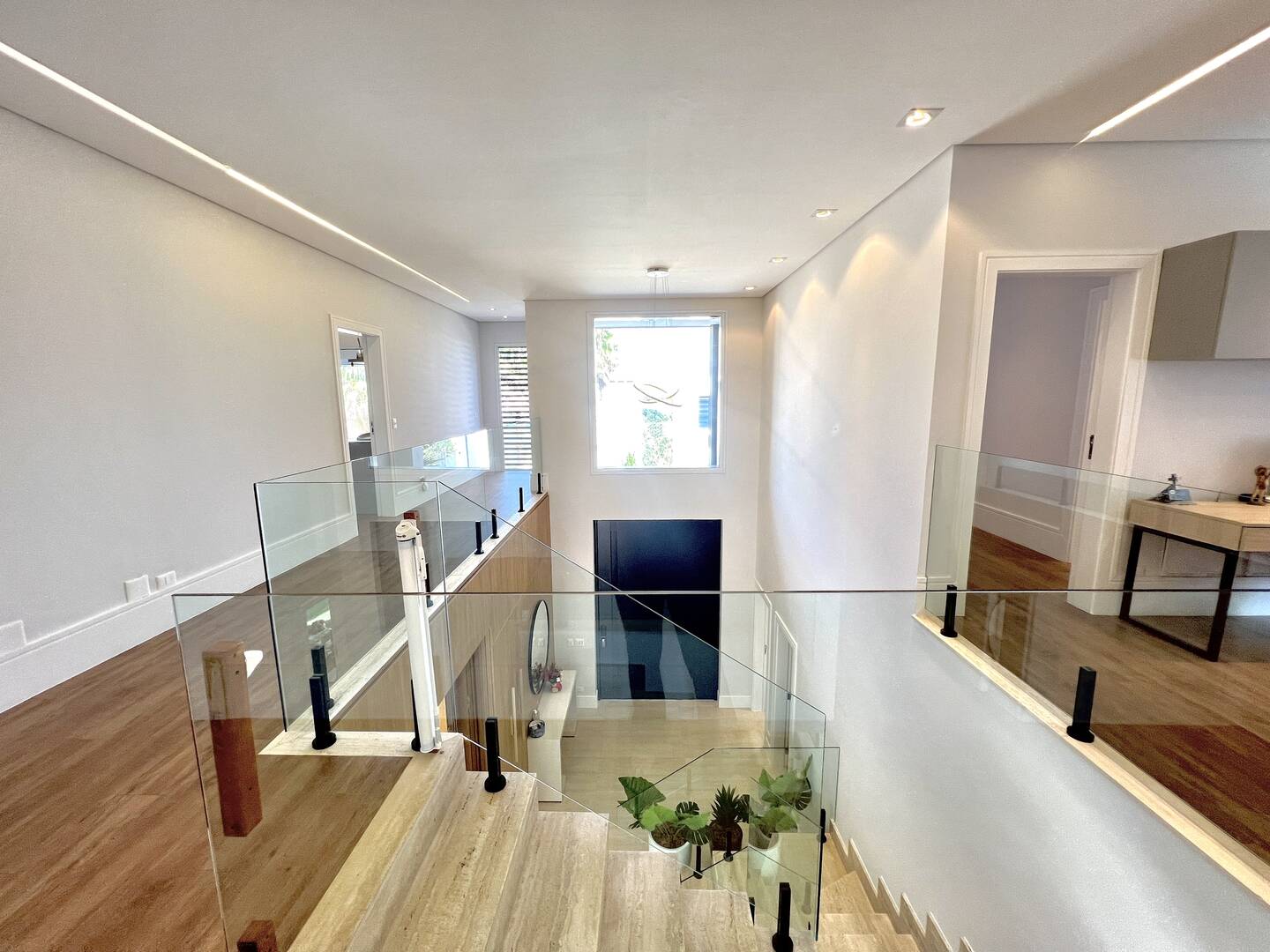 Casa Tamboré 10 mobiliada à venda em Alphaville | 4 suítes, automação e pronta para morar