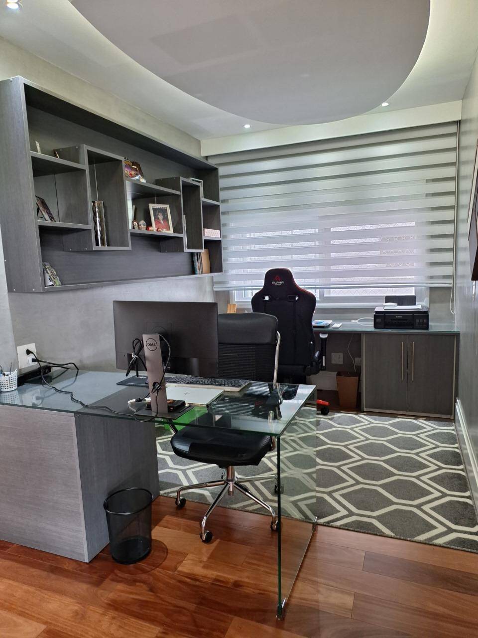 Casa com fundo para mata - Residencial Tamboré 11 - Venda porteira fechada.