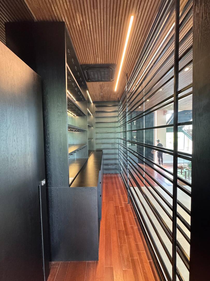 Casa mobiliada à venda no Gênesis 2 com 3 suítes, automação e adega climatizada