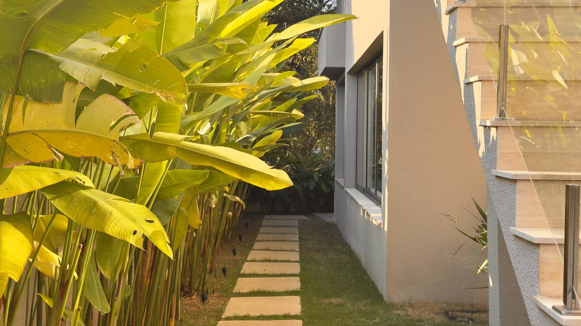 Casa à venda no Tamboré 2 com 1.800 m², 6 suítes e rooftop de 450 m²