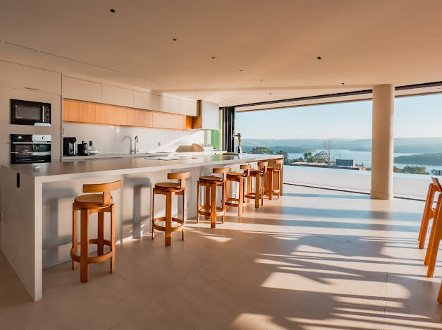 Casa à venda no Le Portier Nautic Residence com 5 suítes e acesso direto à represa